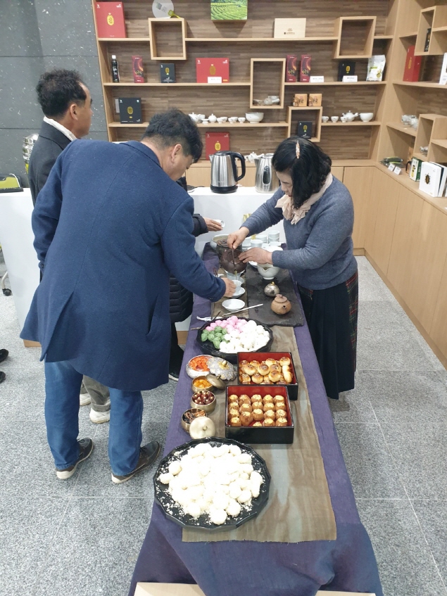 http://www.teaofkorea.co.kr/bs/userimg//fileu/1702873438_100060KakaoTalk_20231218_123955875_01.jpg